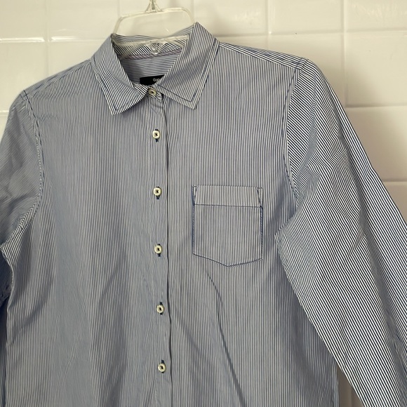Gap long sleeves, buttons downs shirt, size M. Striped blue and white. - Picture 7 of 16